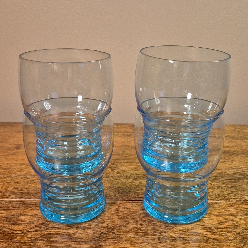 VINTAGE MCM 1970s Aqua Blue Glass Pitcher & Set of 4 Matching Glass Tumblers - Picture 5 of 17